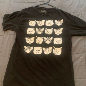 Cat graphic tee